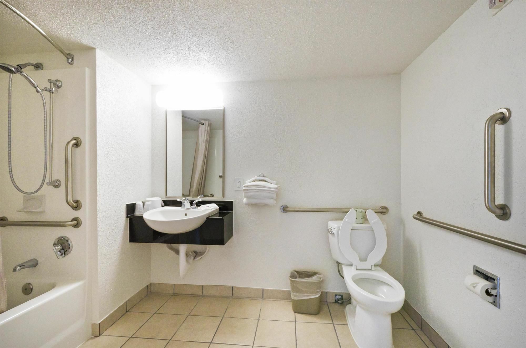Hotel 6-springfield, Dc - Washington Southwest 2*